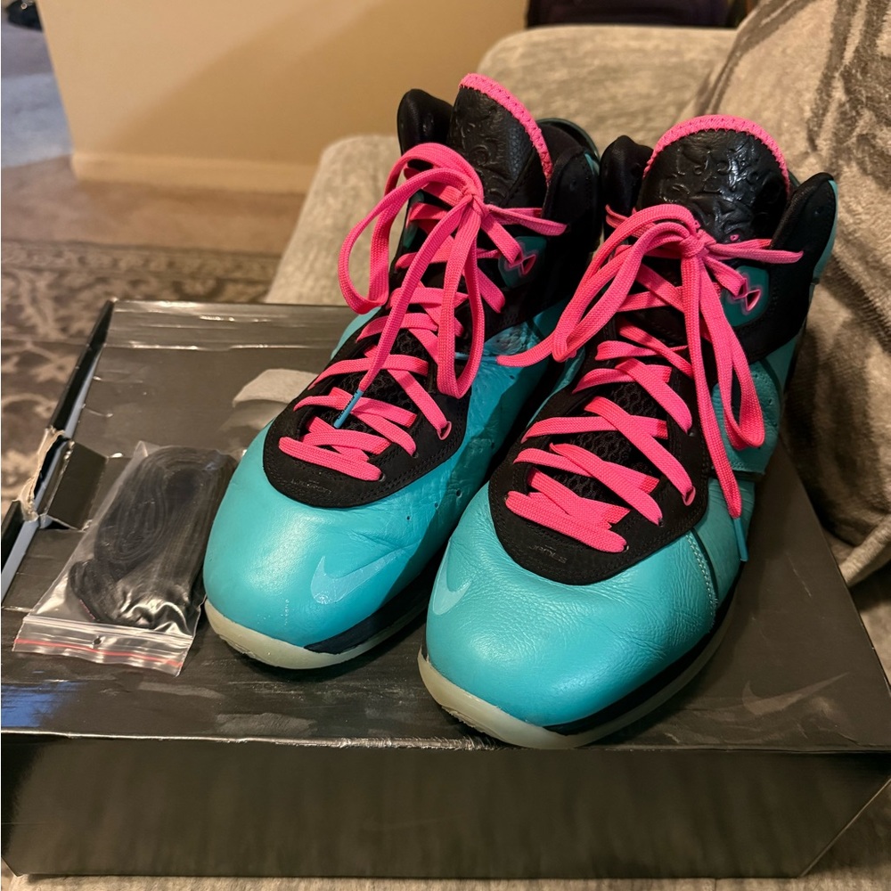 Nike lebron 8 retro southbeach